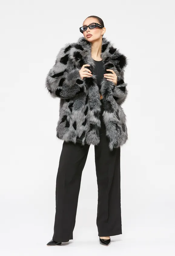 Фото Шуба из эко песца двухцветная (серый+черный) с воротником стойка - 3
