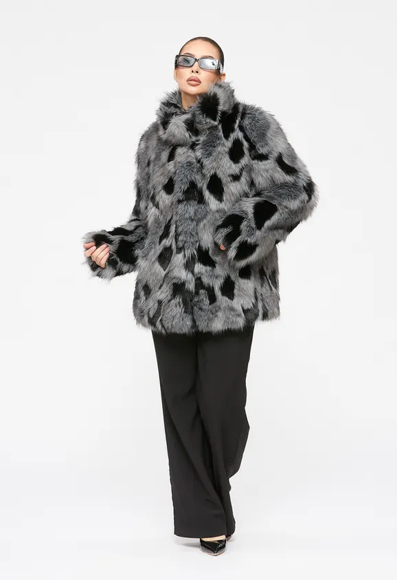 Фото Шуба из эко песца двухцветная (серый+черный) с воротником стойка - 4