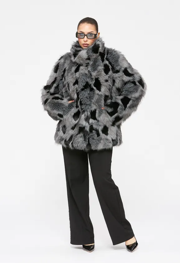 Фото Шуба из эко песца двухцветная (серый+черный) с воротником стойка - 10