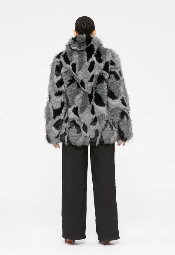 Фото Шуба из эко песца двухцветная (серый+черный) с воротником стойка - 9