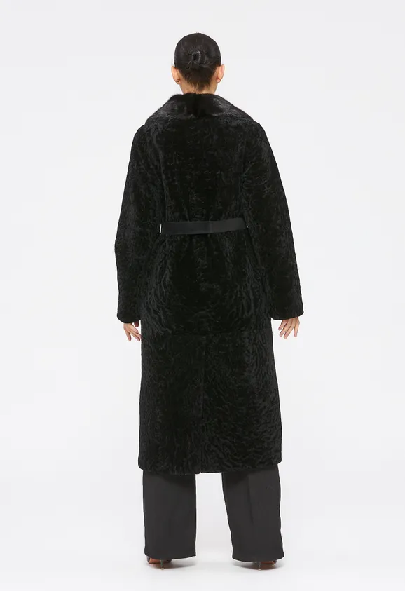 Фото Шуба из натурального астрагана черная с английским воротником из натуральной норки - 9