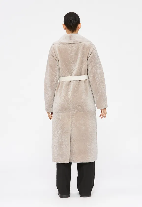 Фото Шуба из натурального астрагана жемчуг с английским воротником из натуральной норки - 6