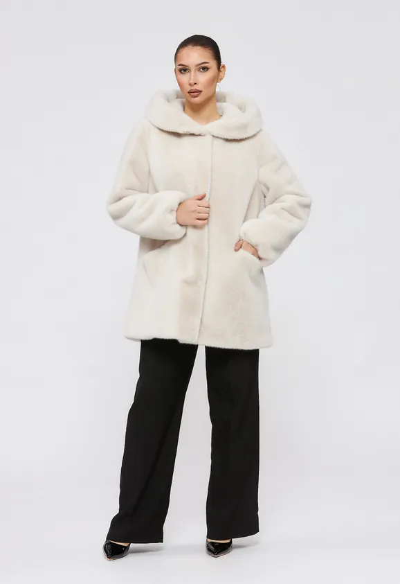 Фото Шуба из эко норки цвета жемчуг с капюшоном - 1