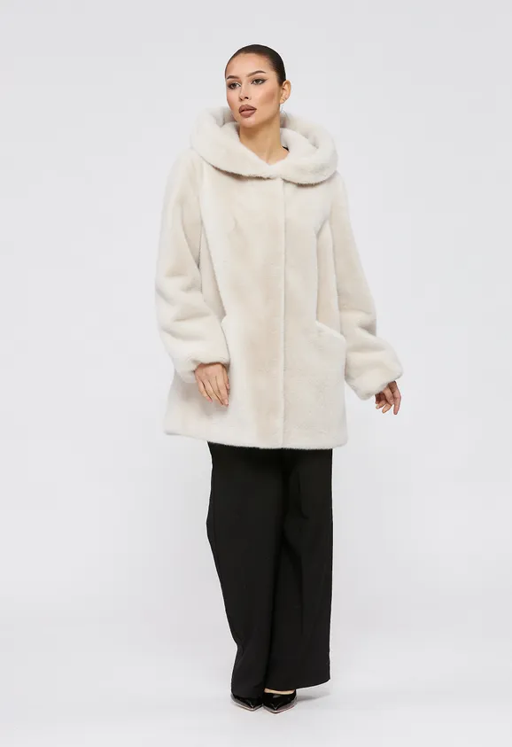 Фото Шуба из эко норки цвета жемчуг с капюшоном - 4