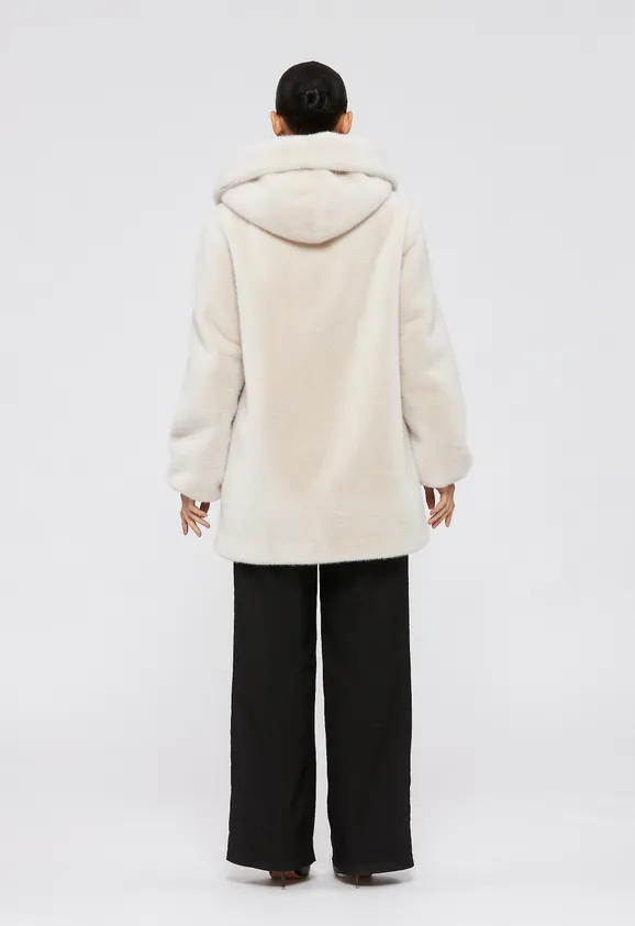 Фото Шуба из эко норки цвета жемчуг с капюшоном - 6