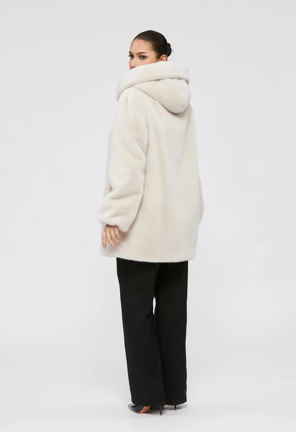 Фото Шуба из эко норки цвета жемчуг с капюшоном - 9