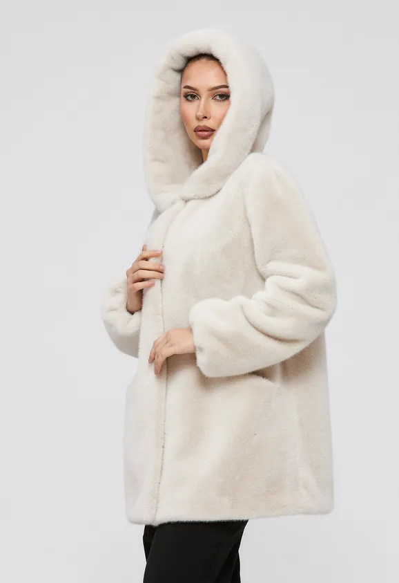 Фото Шуба из эко норки цвета жемчуг с капюшоном - 3