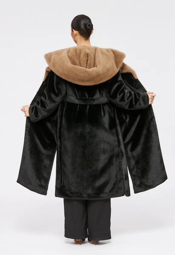 Фото Шуба из эко норки черная с коричневым капюшоном - 9