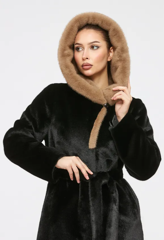 Фото Шуба из эко норки черная с коричневым капюшоном - 1