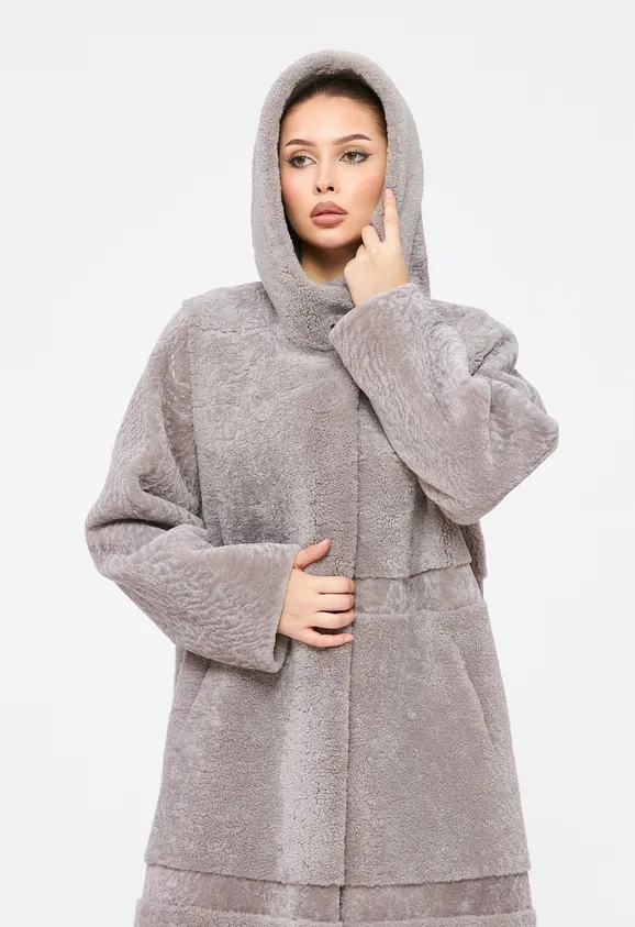 Фото Шуба из натурального астрагана керли лаванда с капюшоном - 9