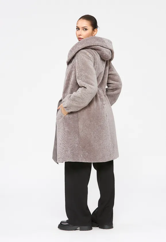 Фото Шуба из натурального астрагана лаванда с капюшоном - 3