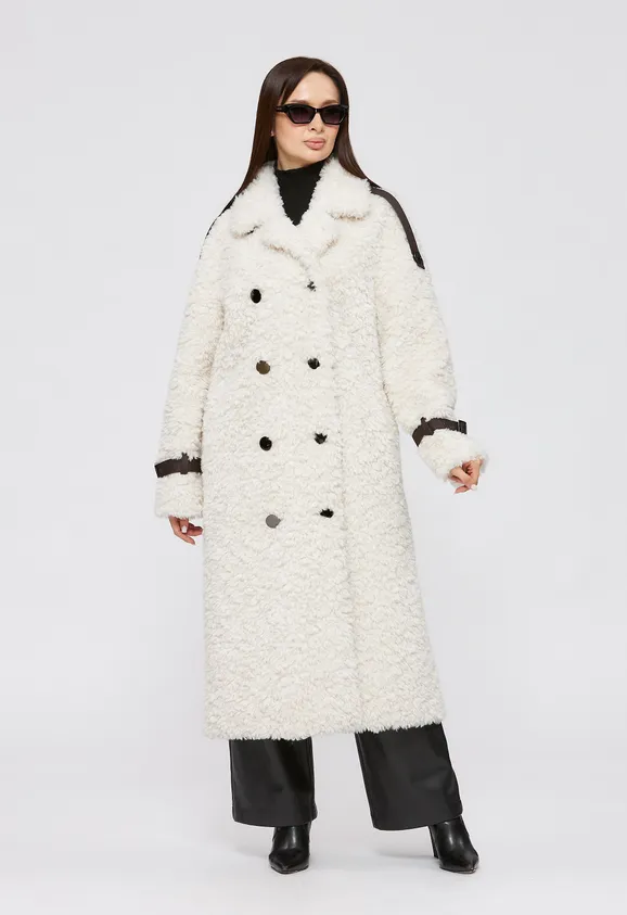 Фото Пальто из шерсти белое с английским воротником - 1