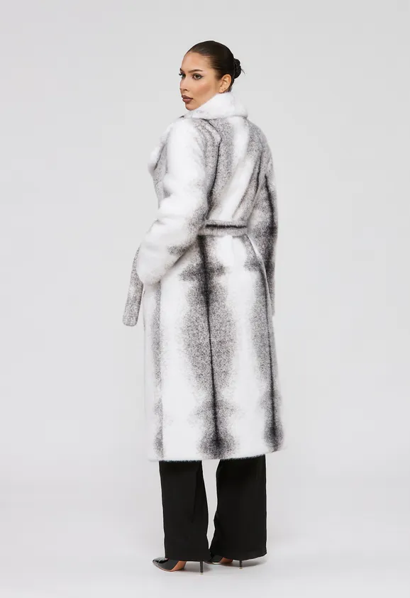 Фото Шуба из эко норки белая крестовка с английским воротником - 6