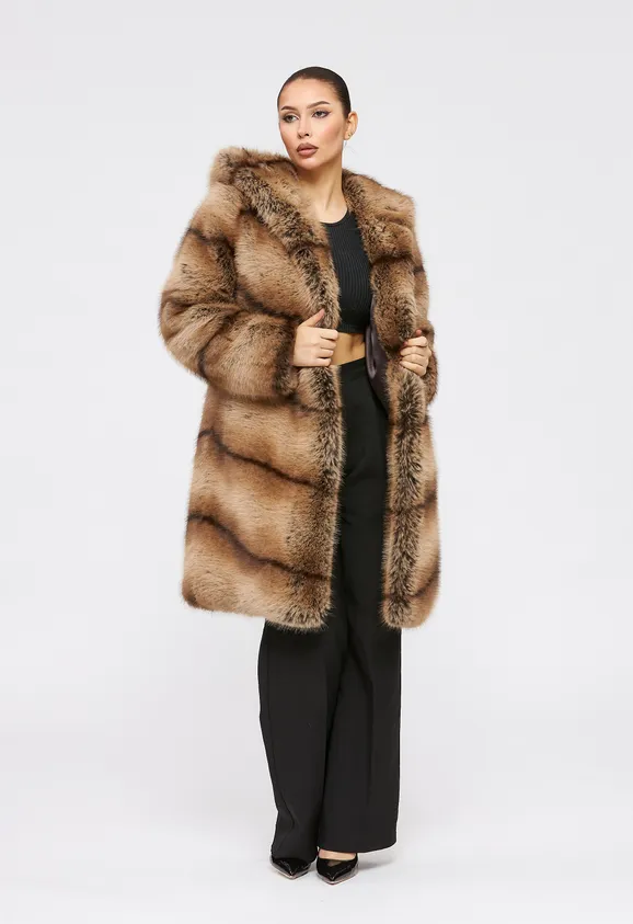 Фото Шуба из эко енота с капюшоном - 6