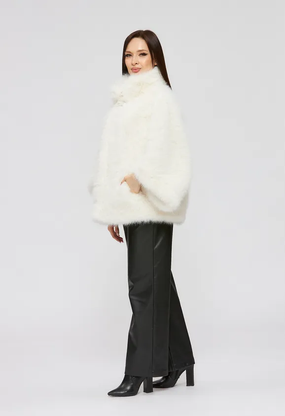 Фото Шуба из эко песца белая с воротником - 2