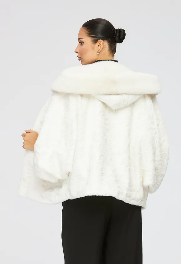 Фото Шуба из эко каракуля белая с капюшоном из эко норки - 7
