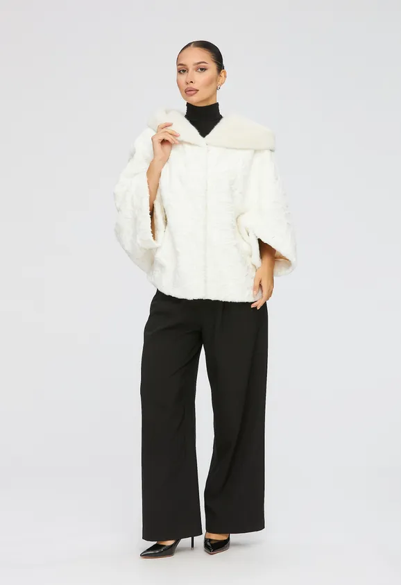 Фото Шуба из эко каракуля белая с капюшоном из эко норки - 3