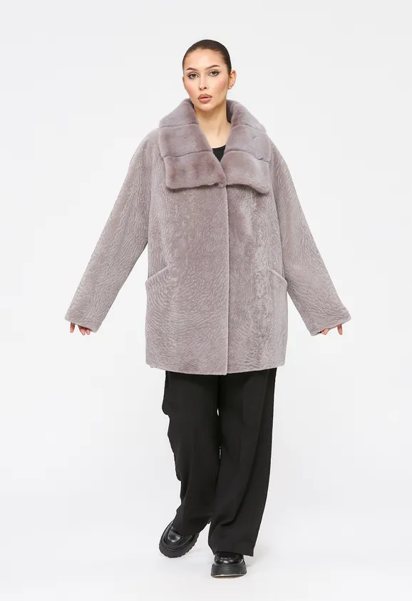 Фото Шуба из натурального астрагана лаванда с воротником из натуральной норки - 2