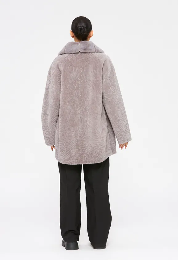 Фото Шуба из натурального астрагана лаванда с воротником из натуральной норки - 4