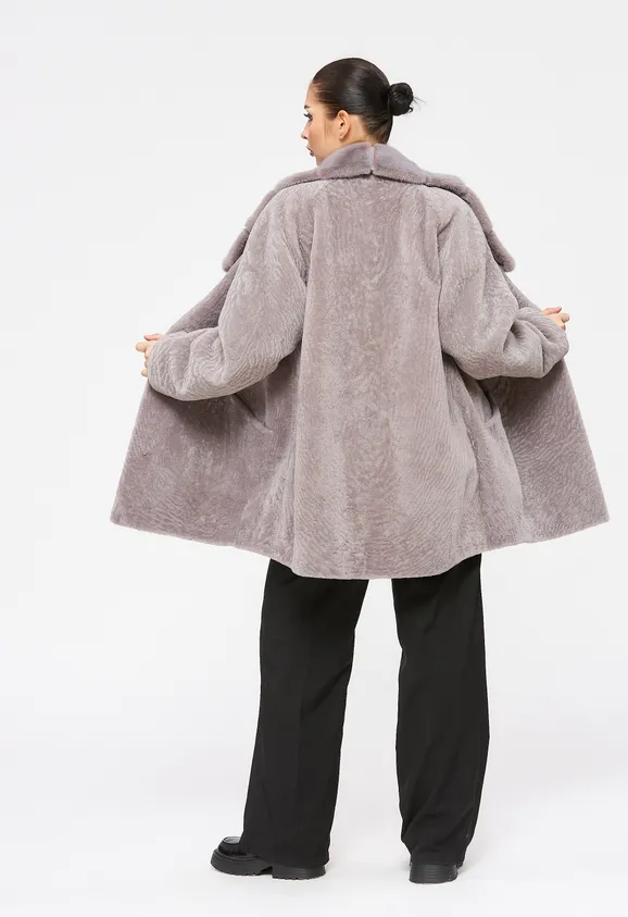 Фото Шуба из натурального астрагана лаванда с воротником из натуральной норки - 8