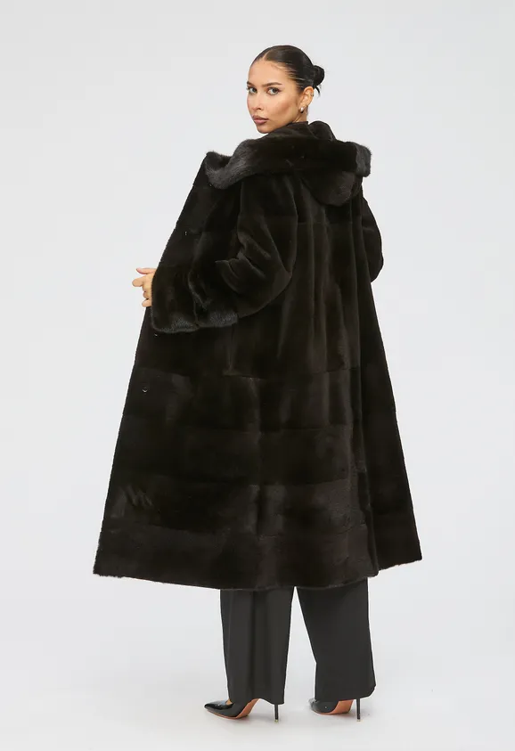 Фото Шуба из натуральной нутрии капучино с капюшоном из натуральной норки - 5