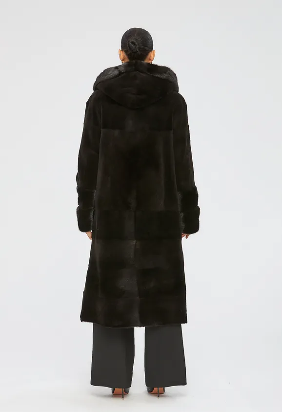 Фото Шуба из натуральной нутрии капучино с капюшоном из натуральной норки - 2