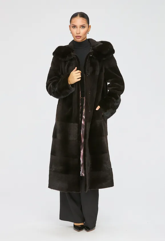 Фото Шуба из натуральной нутрии капучино с капюшоном из натуральной норки - 6