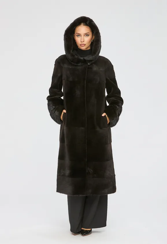 Фото Шуба из натуральной нутрии капучино с капюшоном из натуральной норки - 7