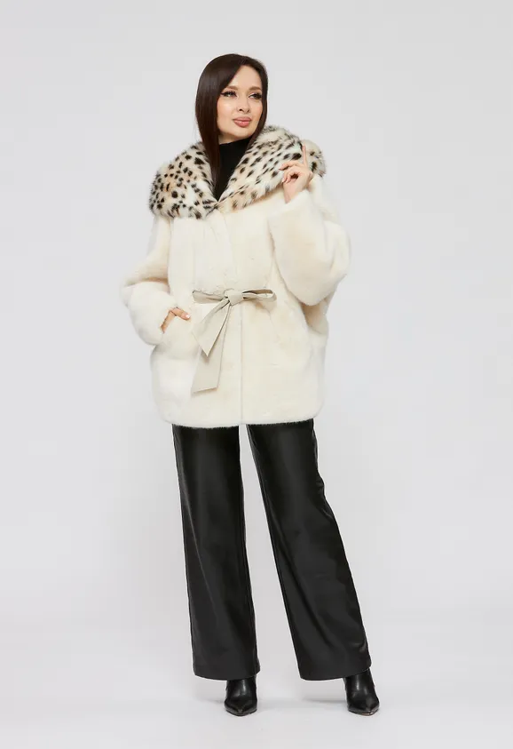 Фото Шуба из эко норки белая с капюшоном из эко рыси - 5