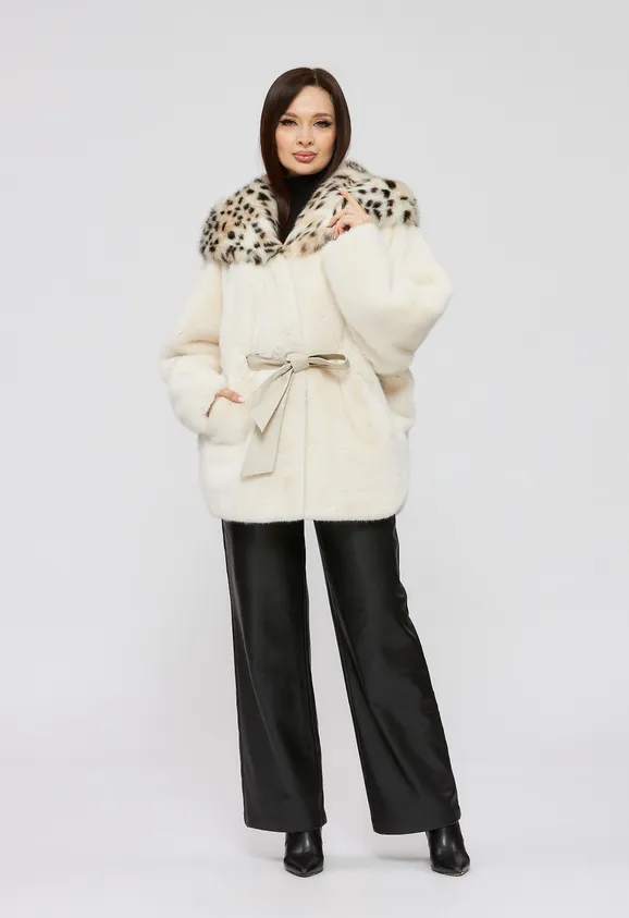 Фото Шуба из эко норки белая с капюшоном из эко рыси - 1