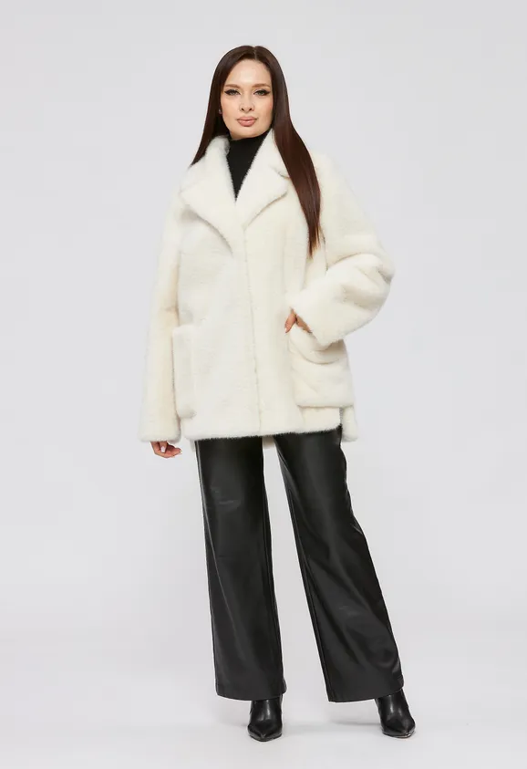 Фото Шуба из эко норки белая с английским воротником - 5