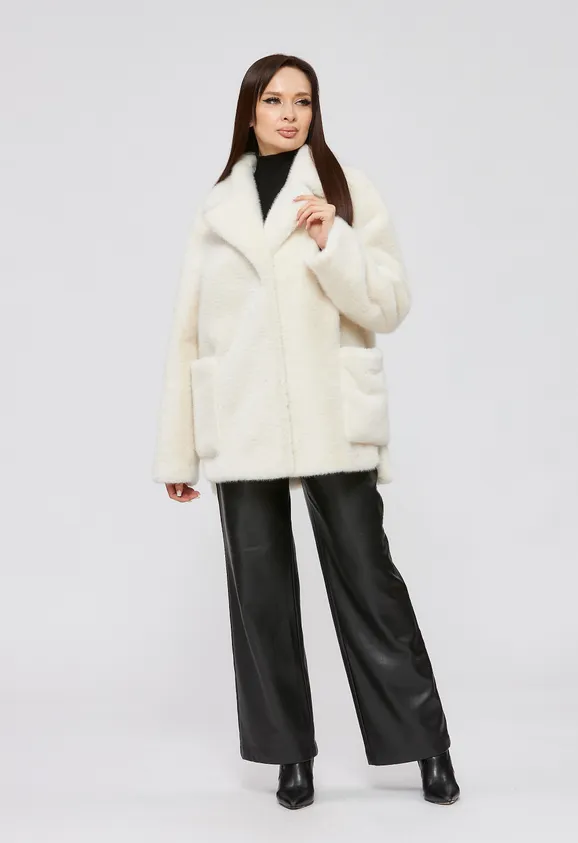 Фото Шуба из эко норки белая с английским воротником - 2