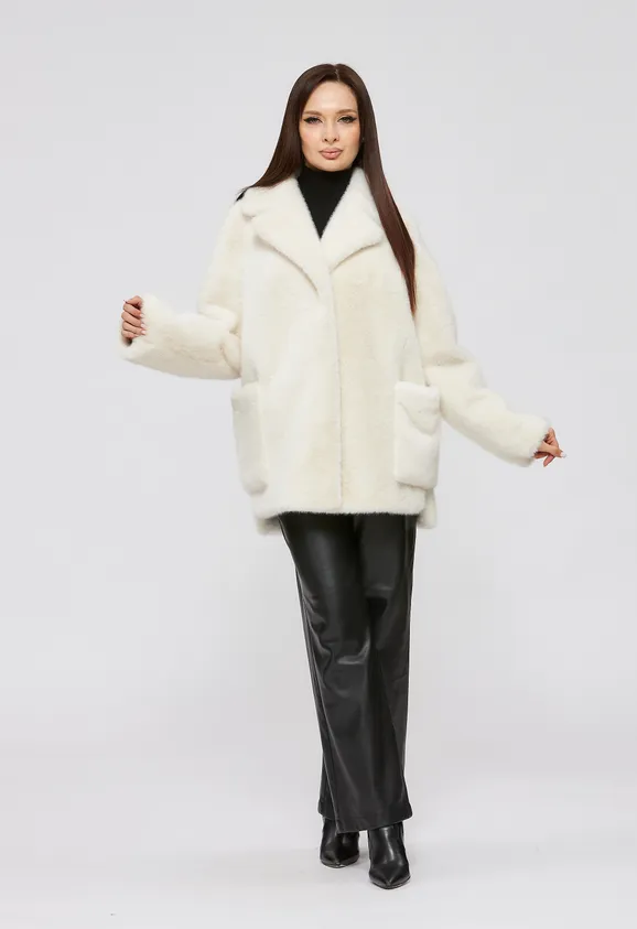 Фото Шуба из эко норки белая с английским воротником - 4