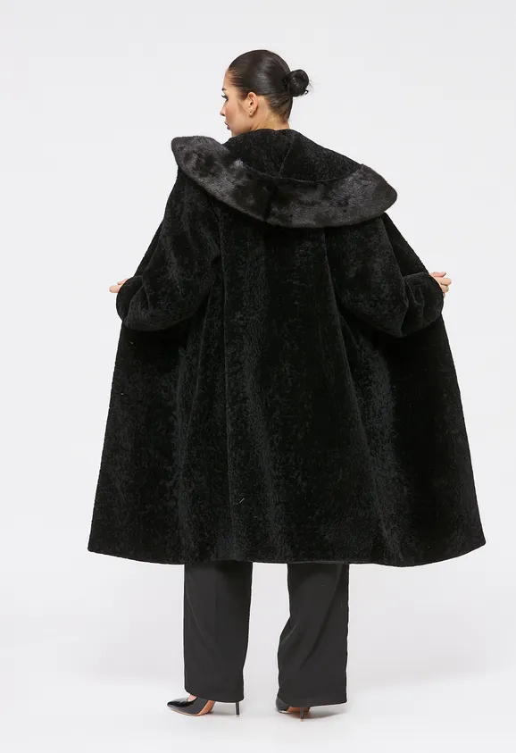 Фото Шуба из натурального астрагана черная с капюшоном из натуральной норки - 7