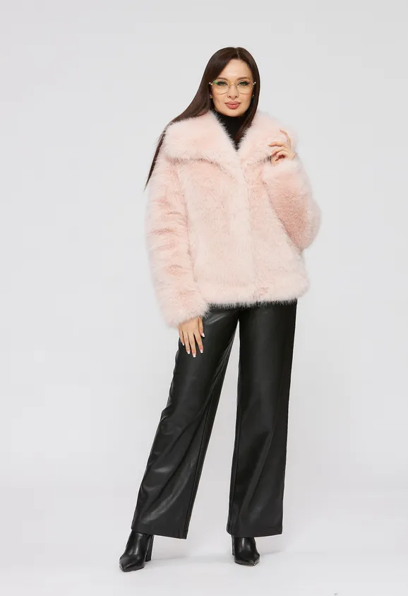 Фото Шуба из эко песца цвета пудра с воротником - 2
