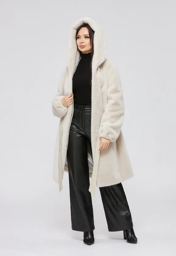 Фото Шуба из эко норки цвета жемчуг с капюшоном - 2