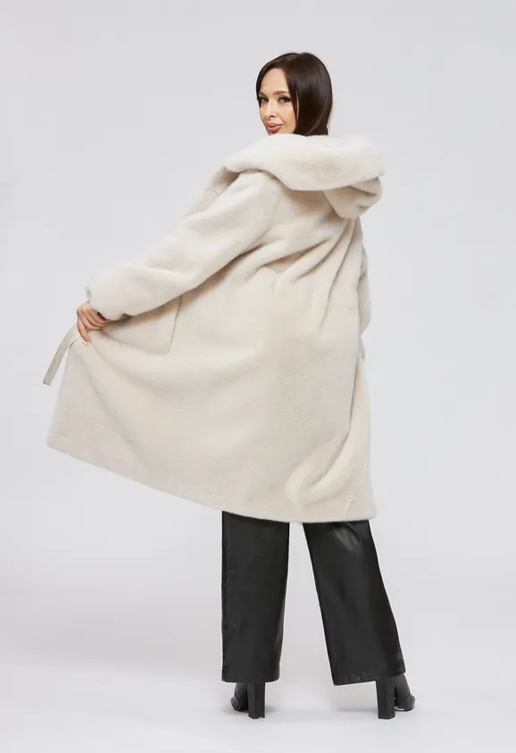 Фото Шуба из эко норки цвета жемчуг с капюшоном - 8