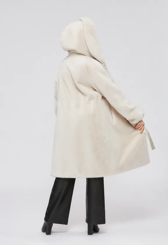 Фото Шуба из эко норки цвета жемчуг с капюшоном - 9