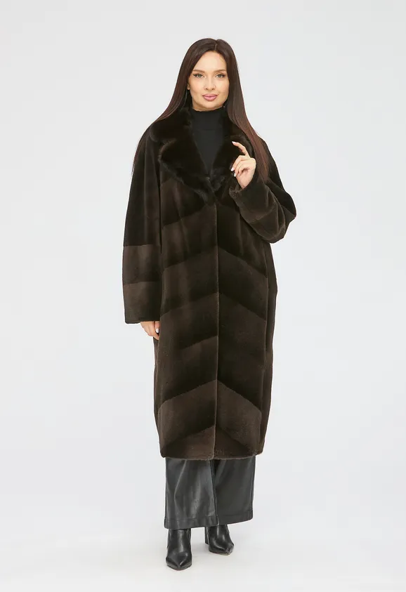 Фото Шуба из натуральной нутрии капучино с английским воротником из натуральной норки - 2