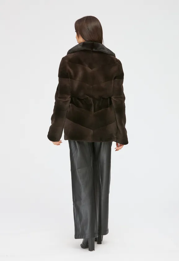 Фото Шуба из натуральной нутрии капучино с английским воротником из натуральной норки - 4