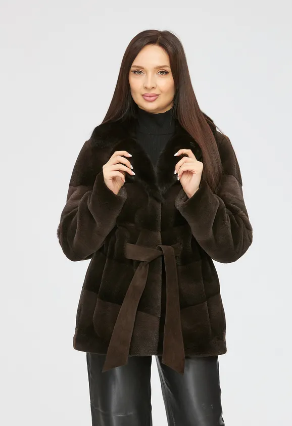 Фото Шуба из натуральной нутрии капучино с английским воротником из натуральной норки - 3