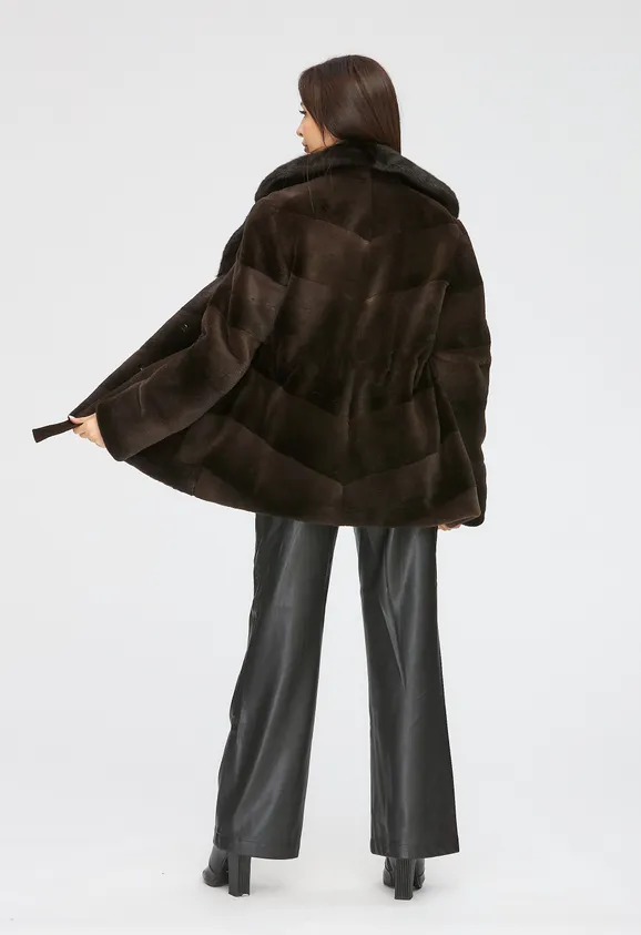 Фото Шуба из натуральной нутрии капучино с английским воротником из натуральной норки - 9