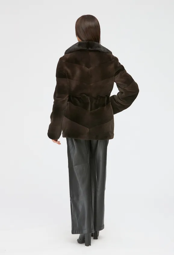 Фото Шуба из натуральной нутрии капучино с английским воротником из натуральной норки - 5