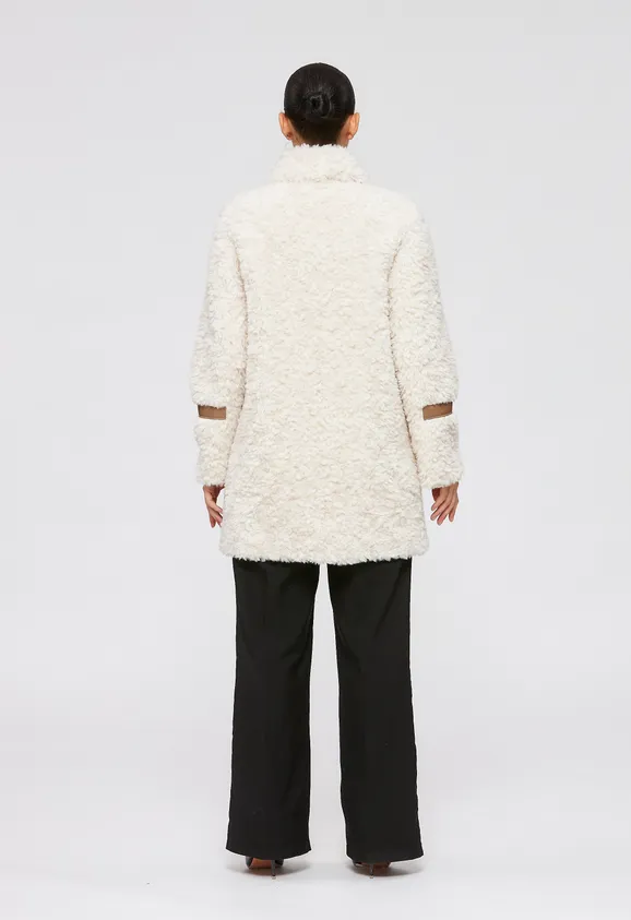 Фото Шуба из натуральной шерсти белая с английским воротником - 3