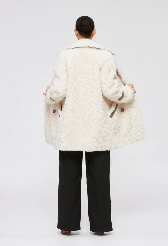 Фото Шуба из натуральной шерсти белая с английским воротником - 8