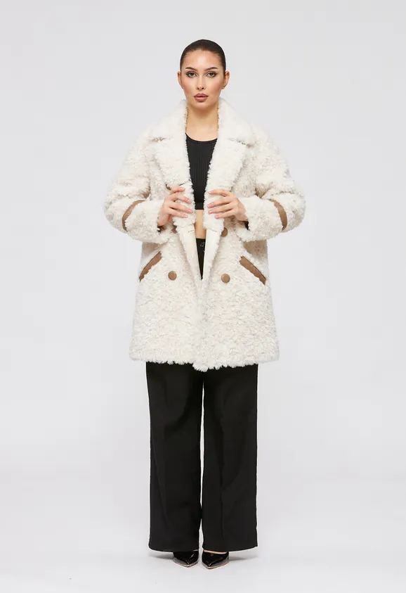 Фото Шуба из натуральной шерсти белая с английским воротником - 9