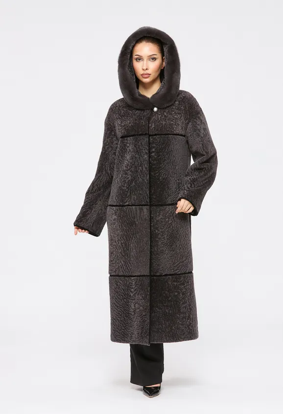 Фото Шуба из натурального астрагана мокко с английским воротником из натуральной норки - 7