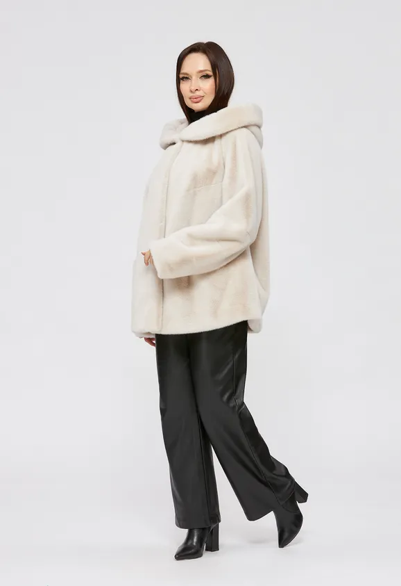 Фото Шуба из эко норки цвета жемчуг с капюшоном - 7