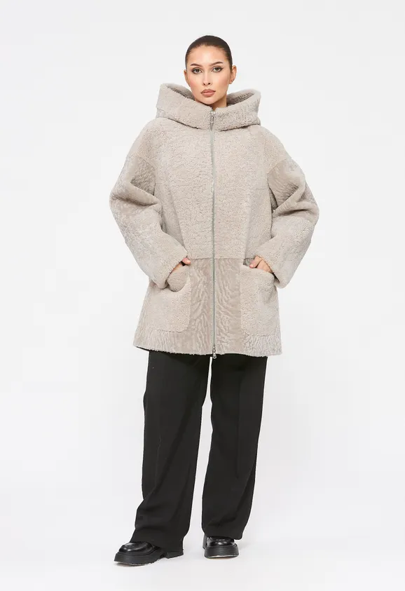 Фото Шуба из натурального астрагана керли бежевая с капюшоном - 7