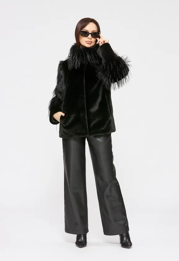 Фото Шуба из эко норки черная с отделкой эко страус - 5